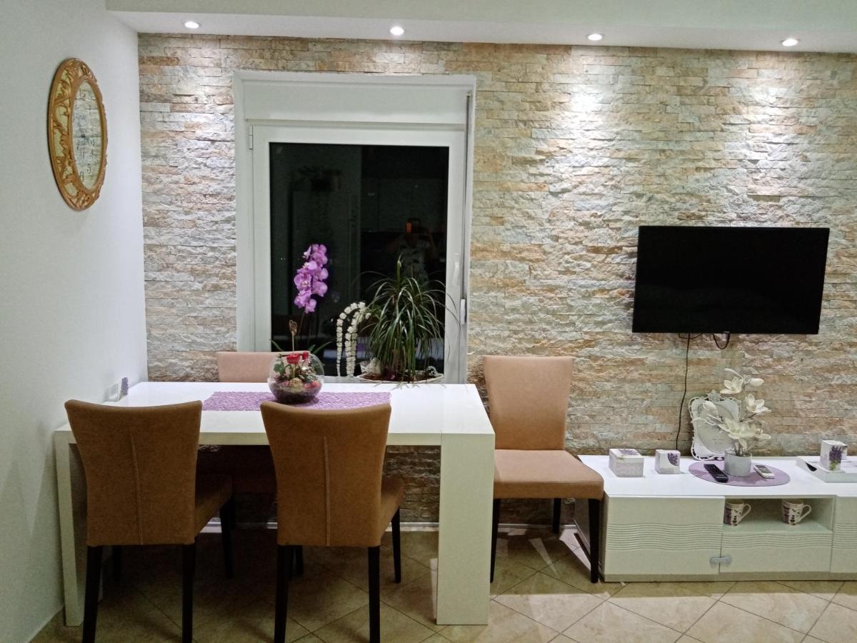 Ferienwohnung Apartman Anja Stara Pazova Exterior foto